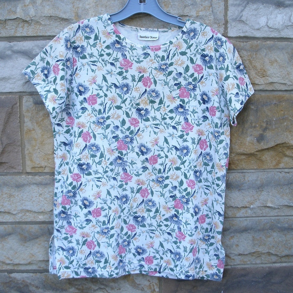Floral Design Short Sleeve Top
